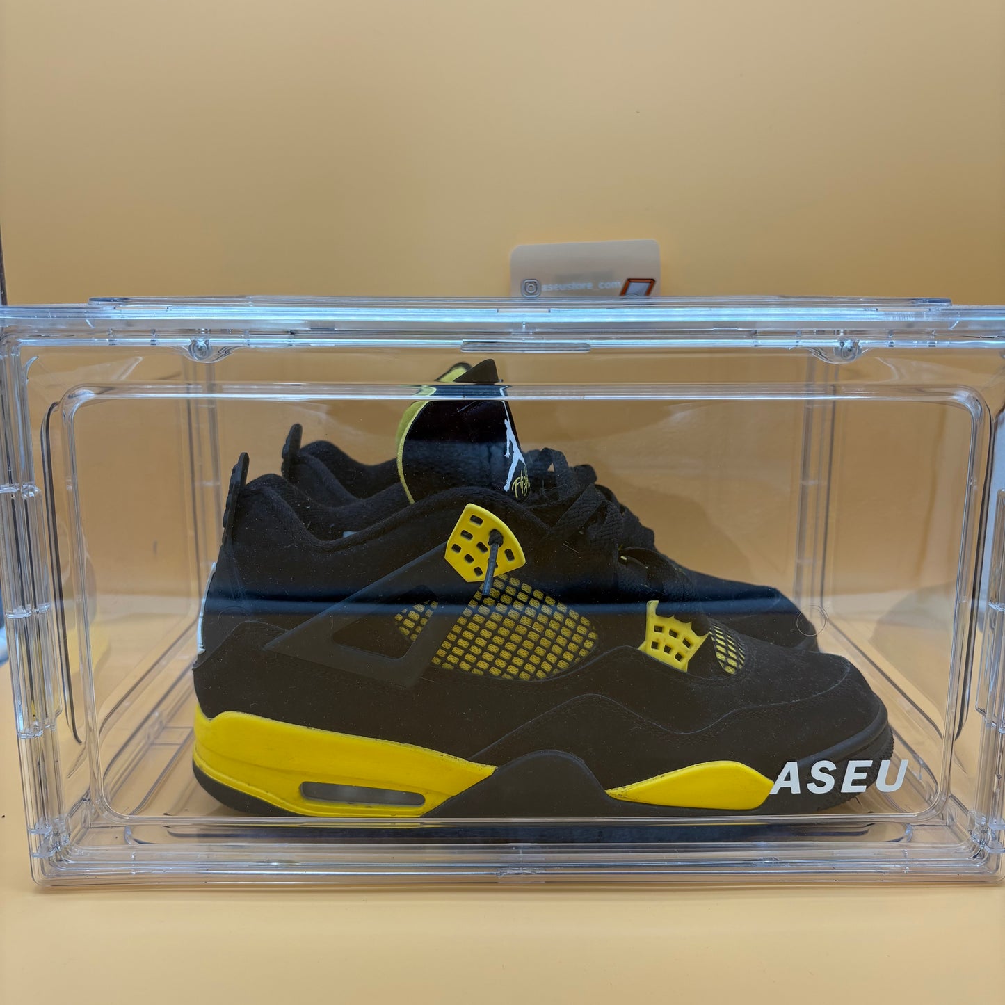Air Jordan 4 Yellow Thunder